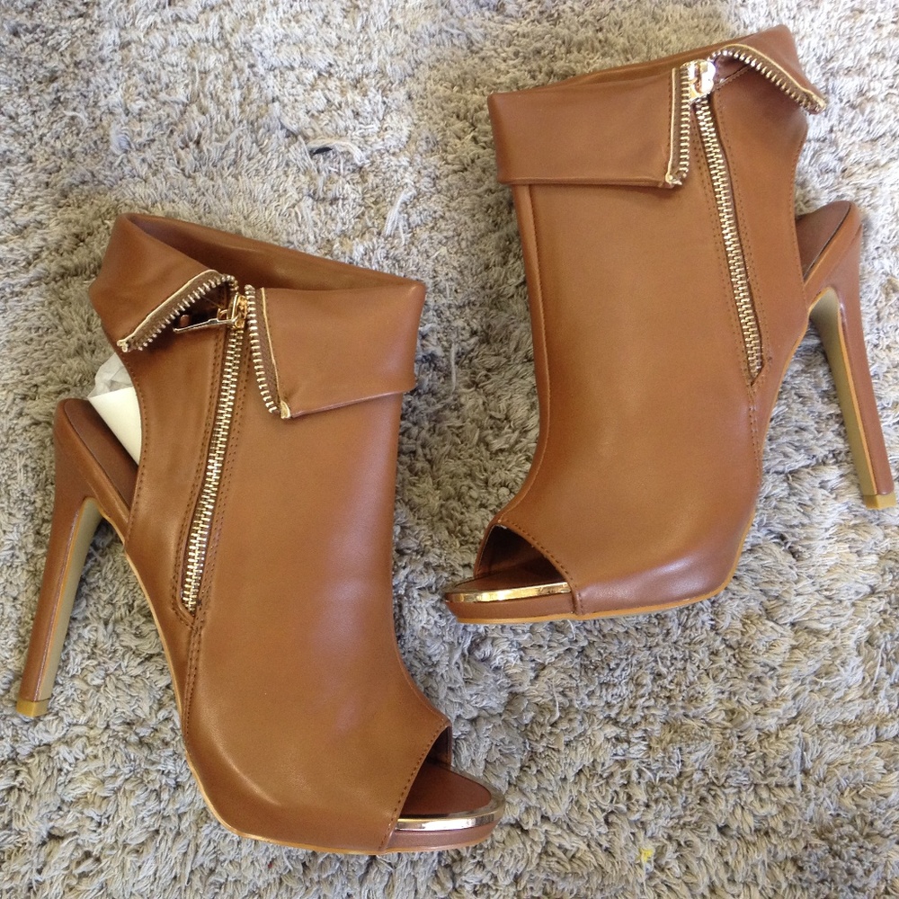 New Women's Minna-72 Stiletto Ankle Bootie